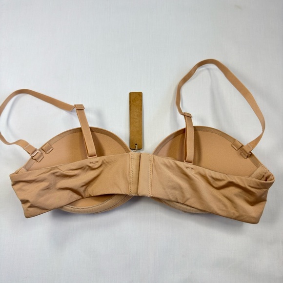 SKIMS Ultimate Push Up Strapless Bra - Picture 2 of 5